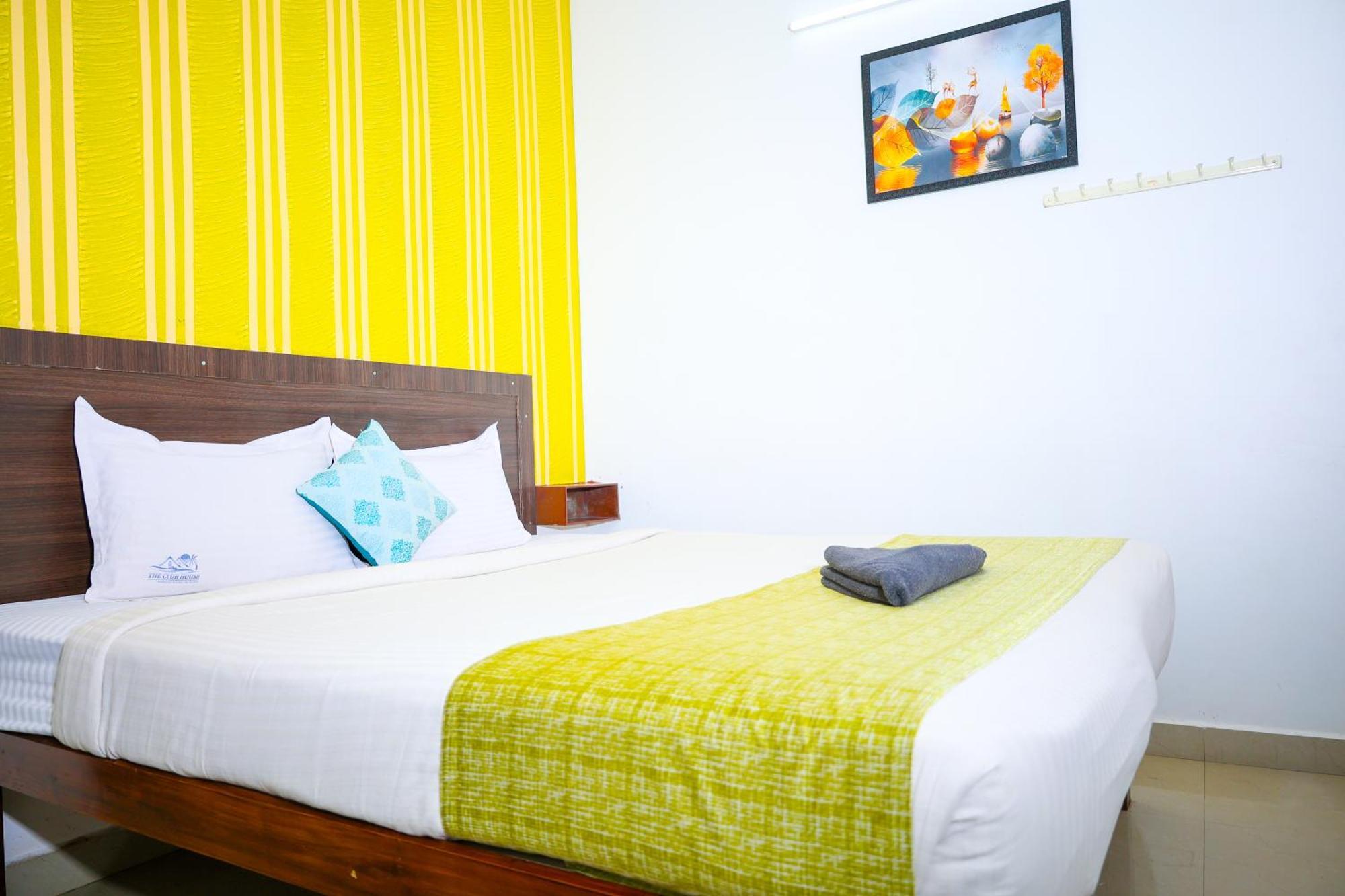 The Club House Hotel Pondicherry Exterior photo